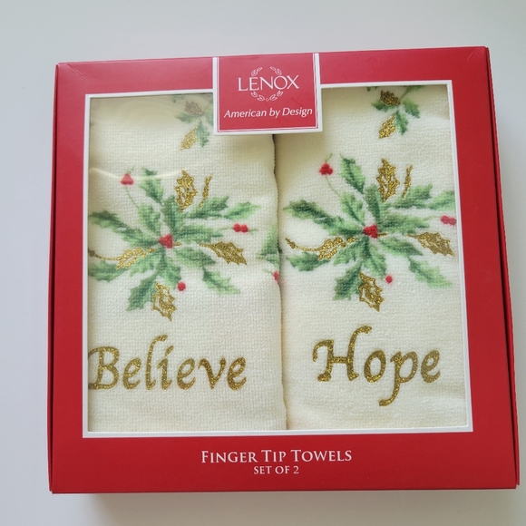 Lenox Christmas Towels Set of 2 Hand Finger Tip Holly Believe Cream Hope New - Picture 1 of 2